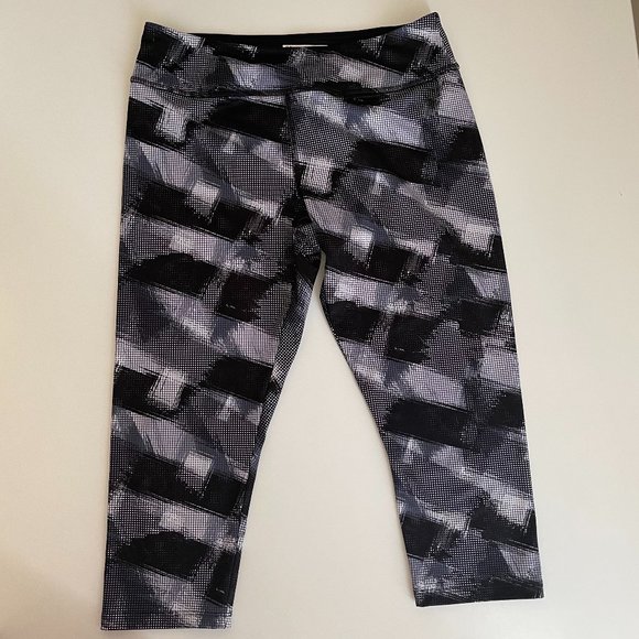 Forever 21 Ankle Leggings with  White and Black Design / Size M - Picture 1 of 6